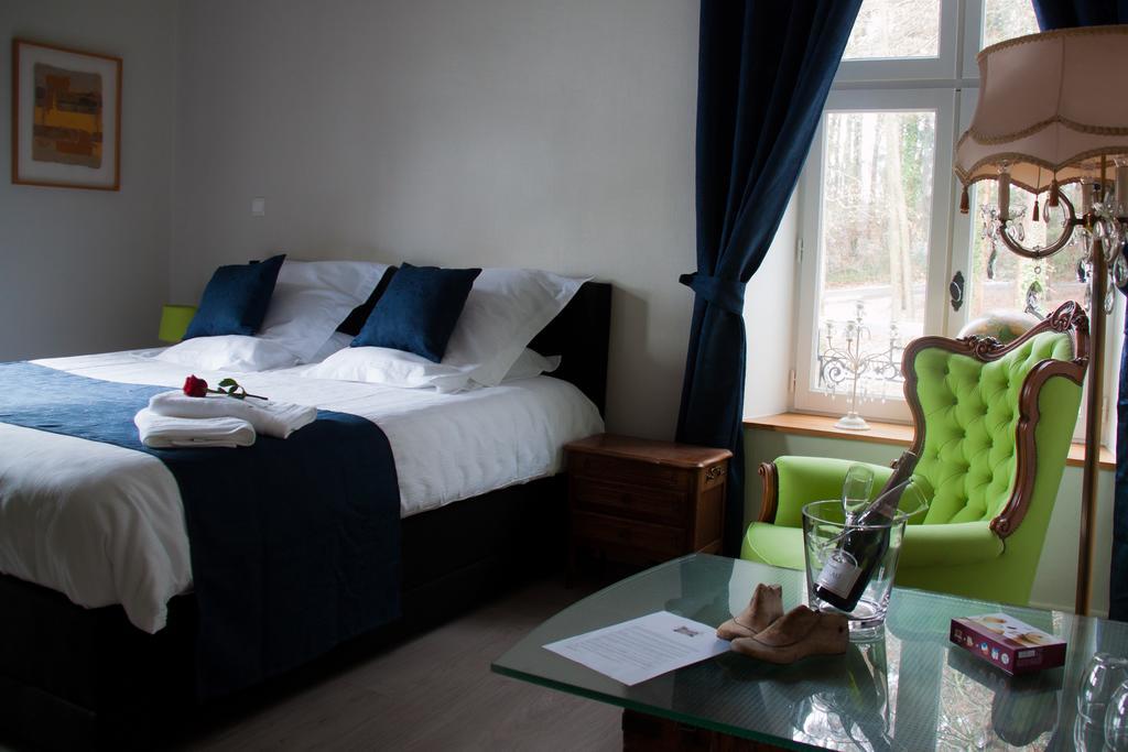 Chateau De L Aviette - Rancennes Givet Zimmer foto